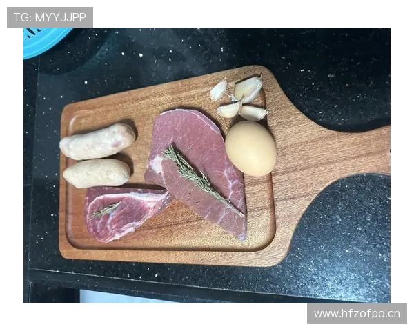 张志磊家的冰箱里塞满了牛排，训练完直接煎五块当宵夜